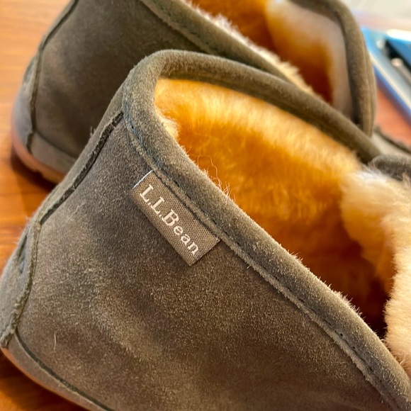 Mens LLBEAN slippers size 9 / brand new! Olive suede / with soft fuzzy lining! - Picture 1 of 3